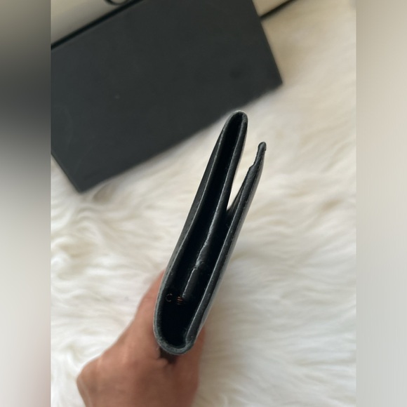 Salvatore Ferragamo Vara Black Leather Wallet - Picture 7 of 16